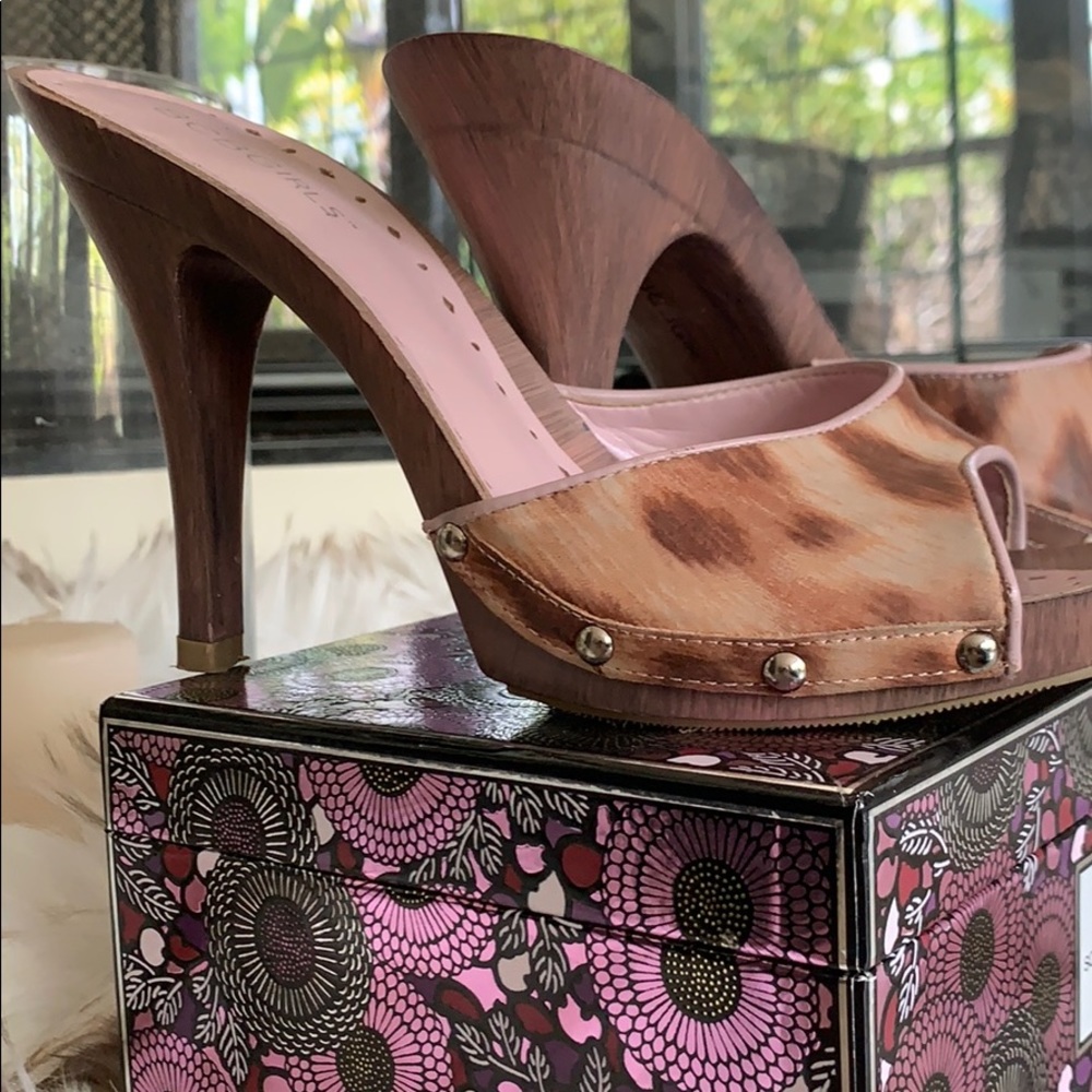 - 👡👢👠 BCbG Gorgeous heels